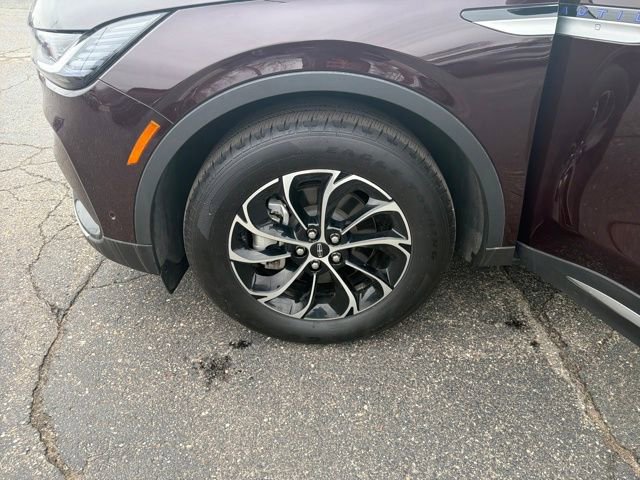 Certified 2024 Lincoln Nautilus Premier w/ Equipment Group 102A image 32