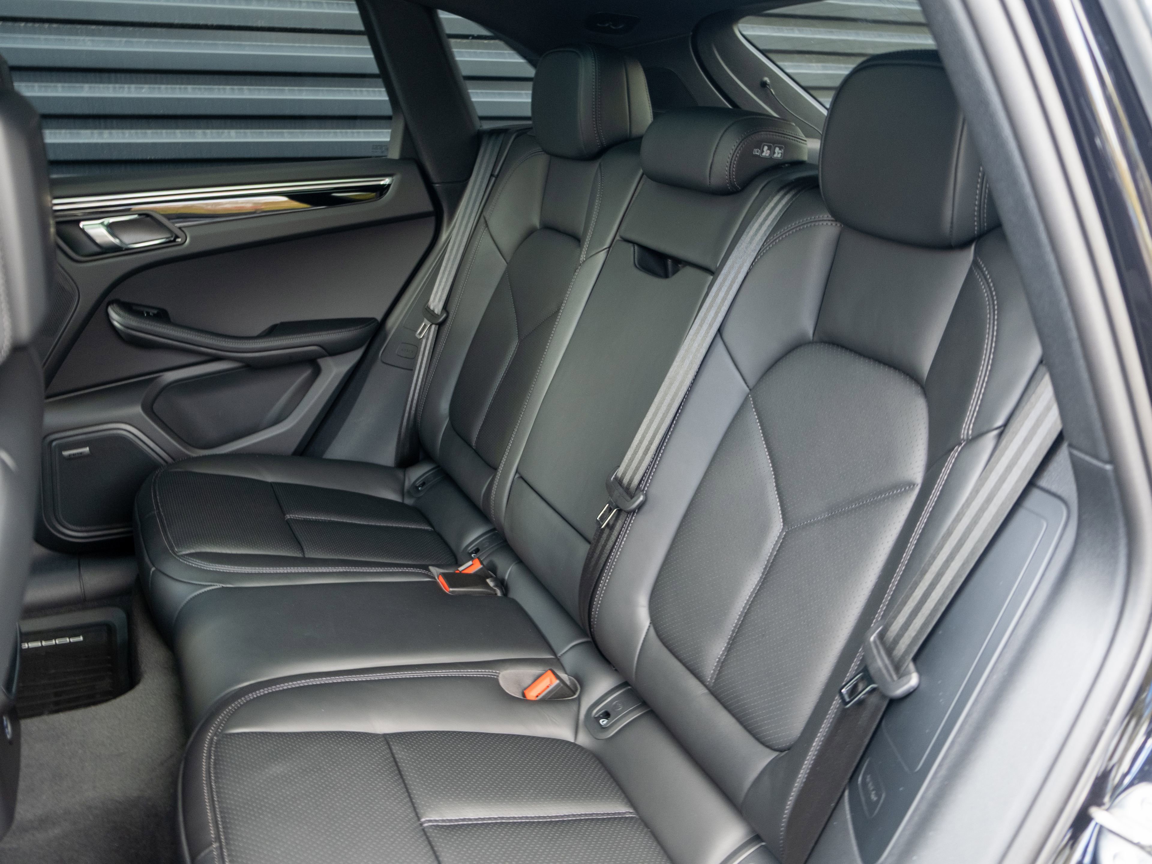 Used 2026 Porsche Macan image 24