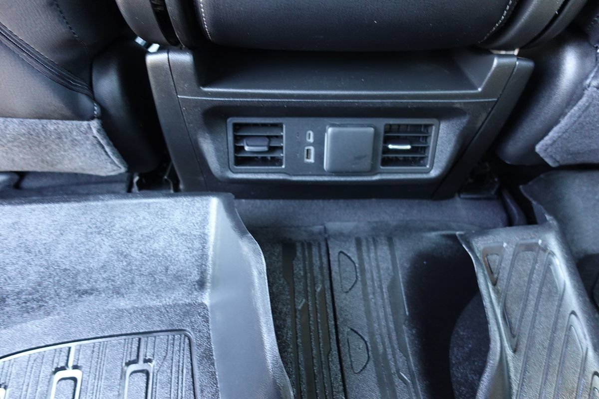 Used 2024 Chevrolet Silverado 1500 LT AWD/4WD image 37