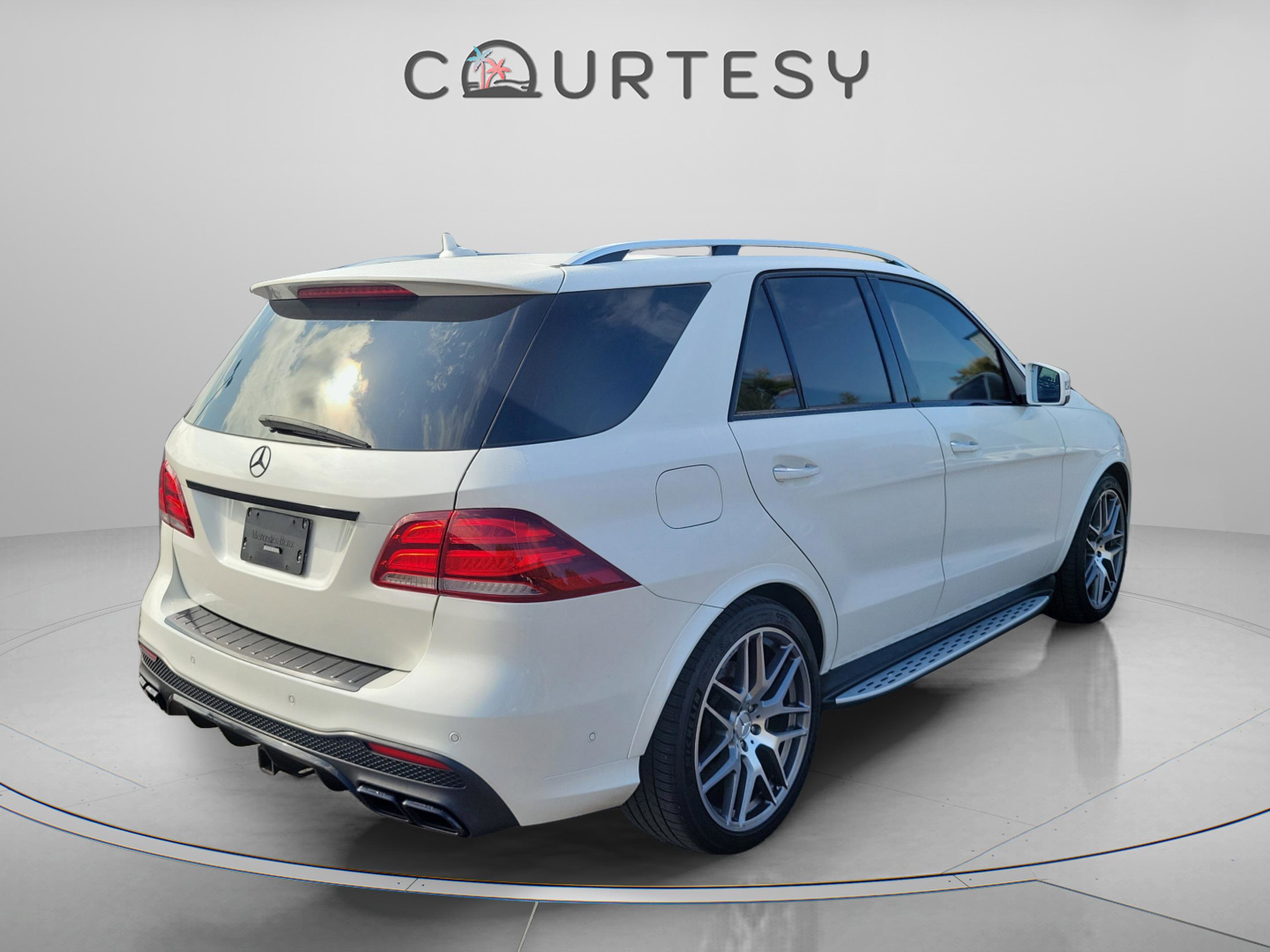 Used 2018 Mercedes-Benz GLE 63 AMG 4MATIC image 4