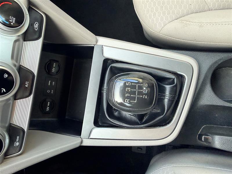 Used 2019 Hyundai Elantra SE image 27