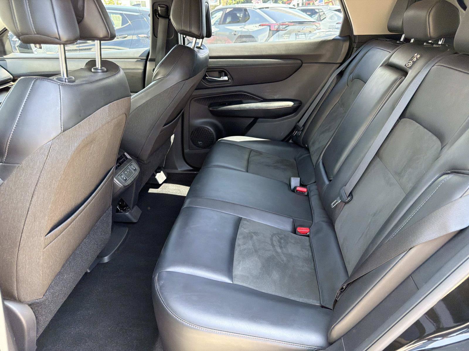 Used 2023 Nissan Ariya FWD image 12