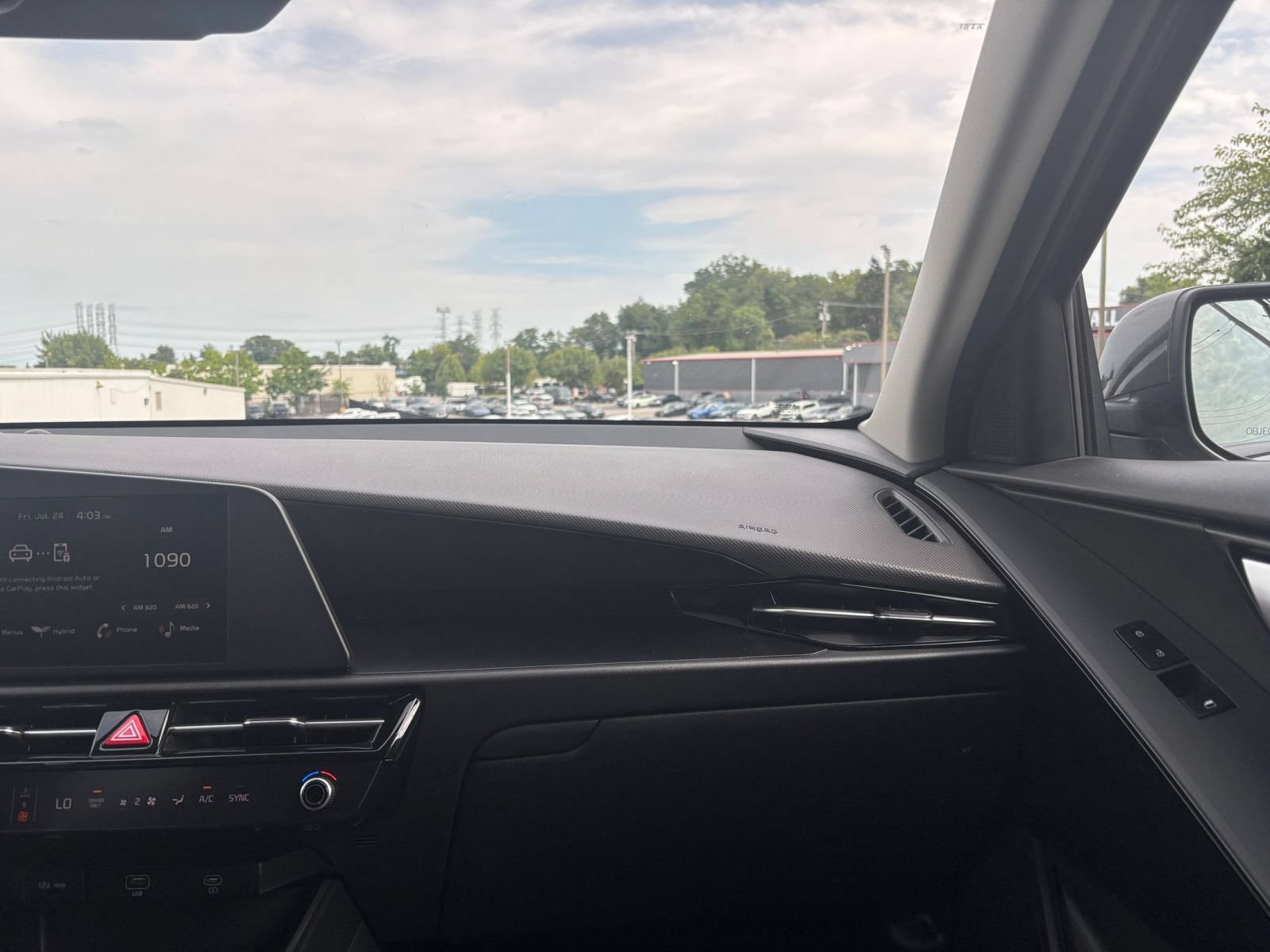 Used 2026 Kia Niro LX FWD image 33