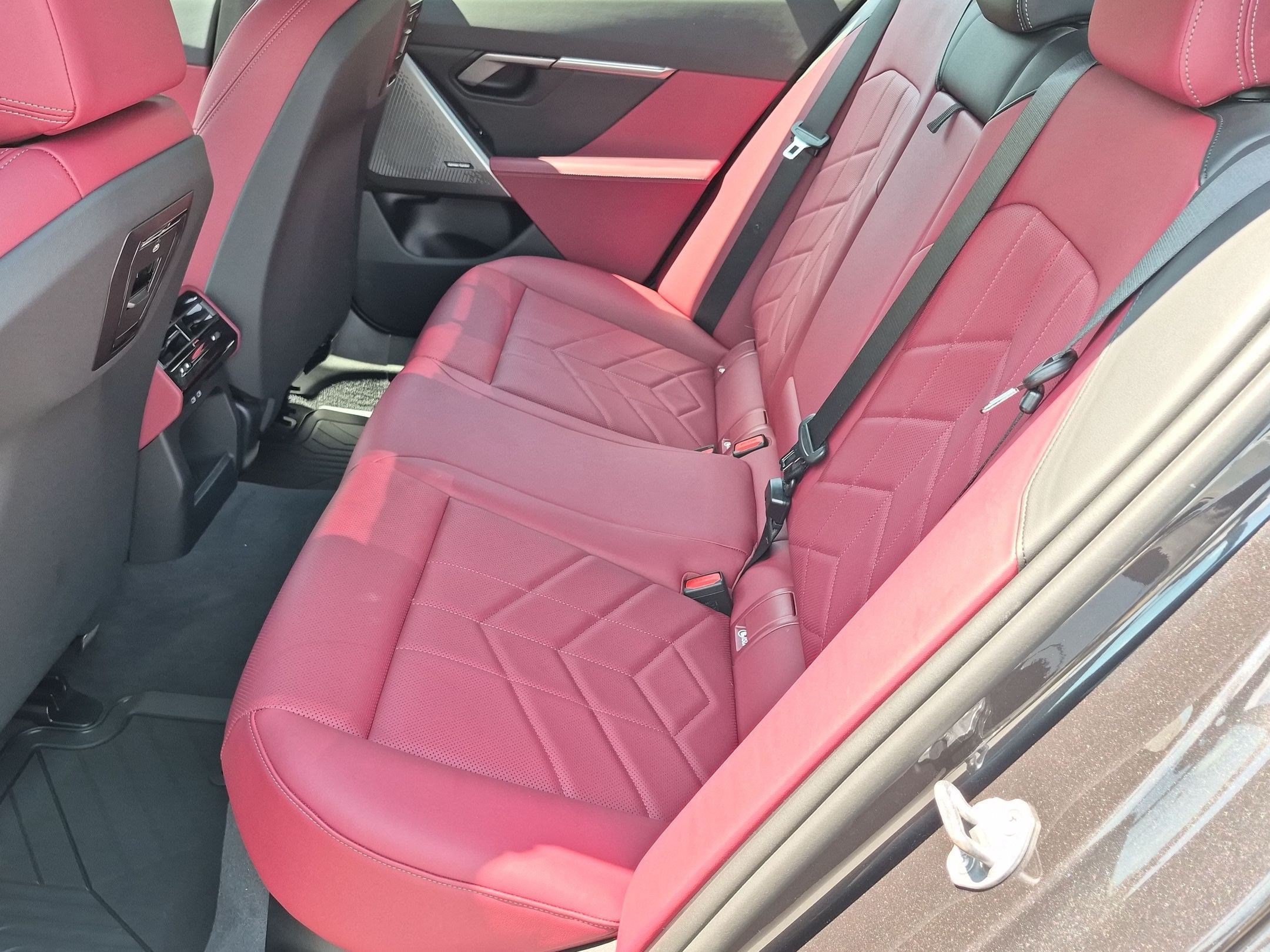 Certified 2024 BMW 530i w/ Premium Package RWD image 30