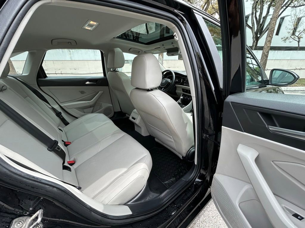 Used 2019 Volkswagen Jetta SE w/ Cold Weather Package image 30