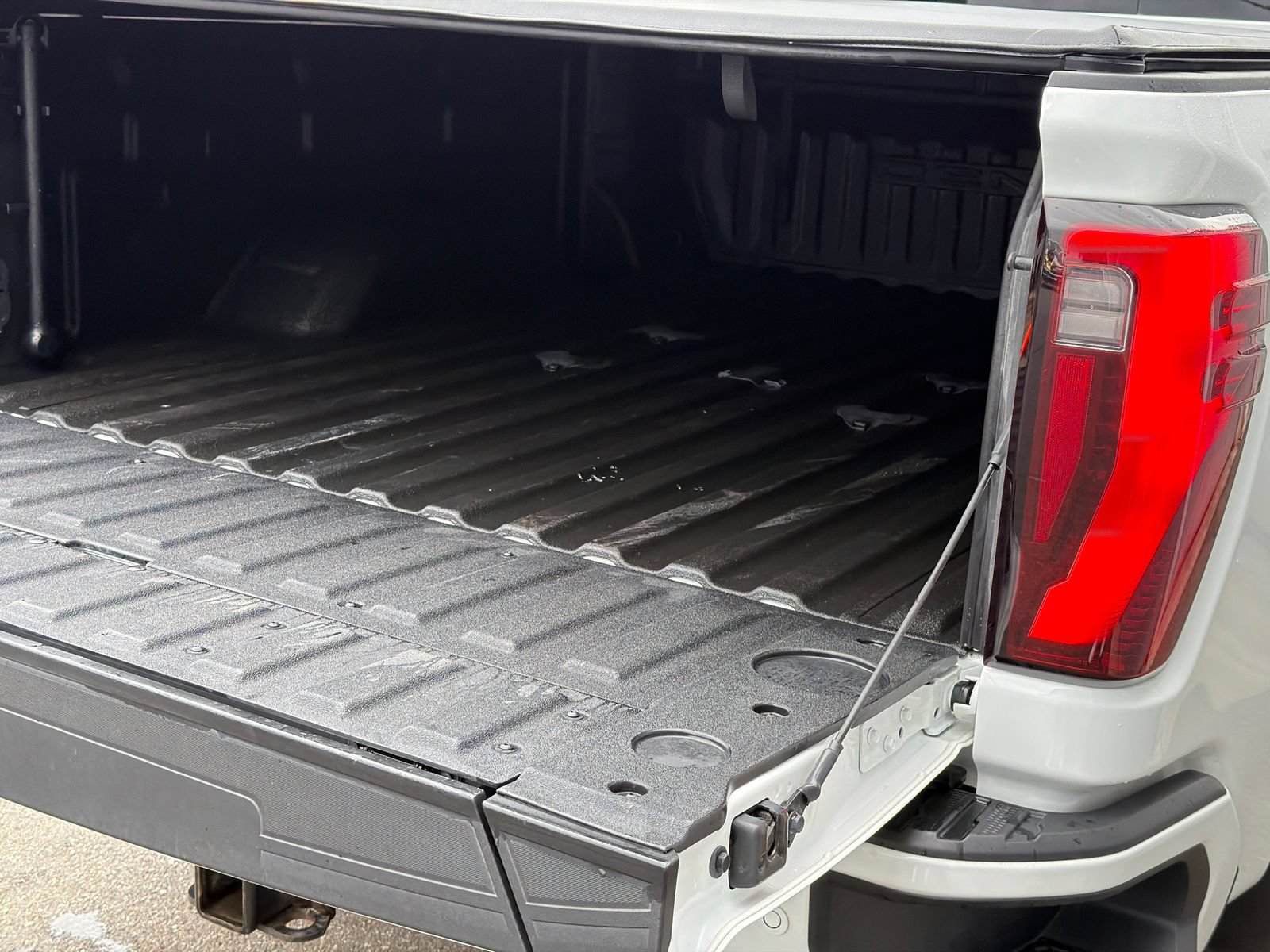 Used 2024 GMC Sierra 3500 Denali AWD/4WD image 10