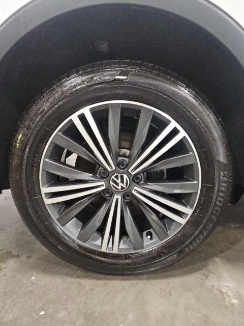 Used 2024 Volkswagen Tiguan Wolfsburg Edition image 47