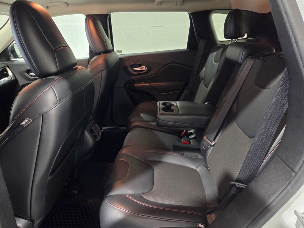 Used 2016 Jeep Cherokee Trailhawk w/ Cold Weather Group image 12