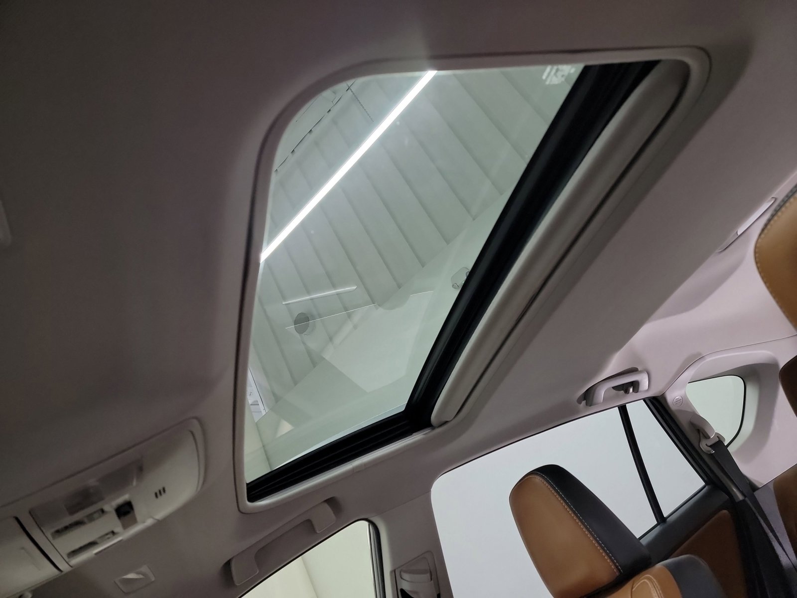 Used 2018 Toyota RAV4 Limited image 12