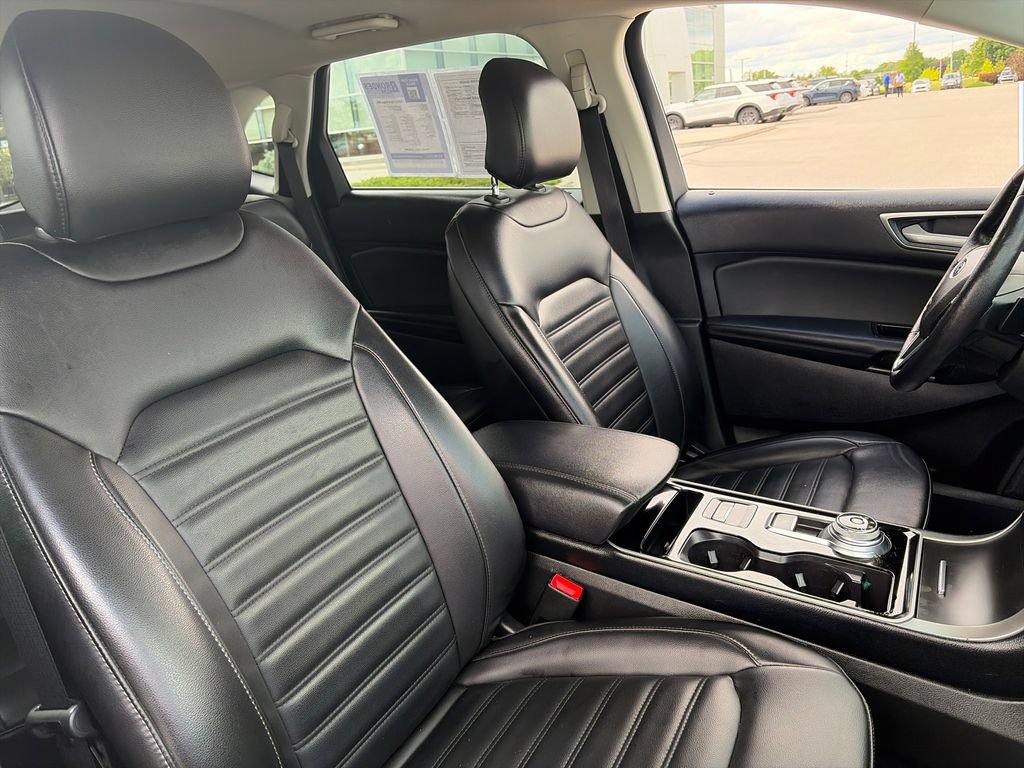 Used 2019 Ford Edge SEL w/ Equipment Group 201A AWD/4WD image 12