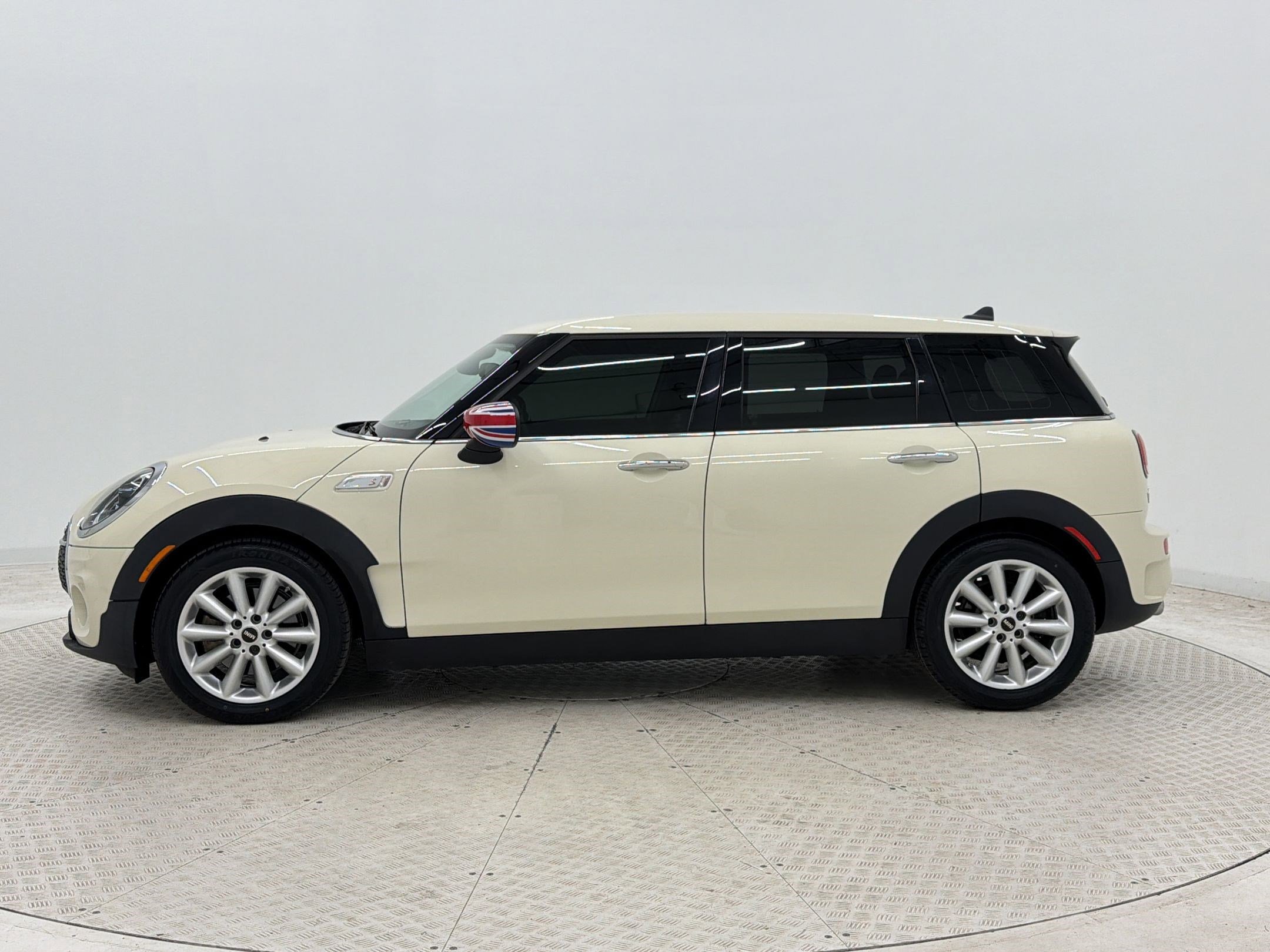 Used 2022 MINI Cooper Clubman S image 2