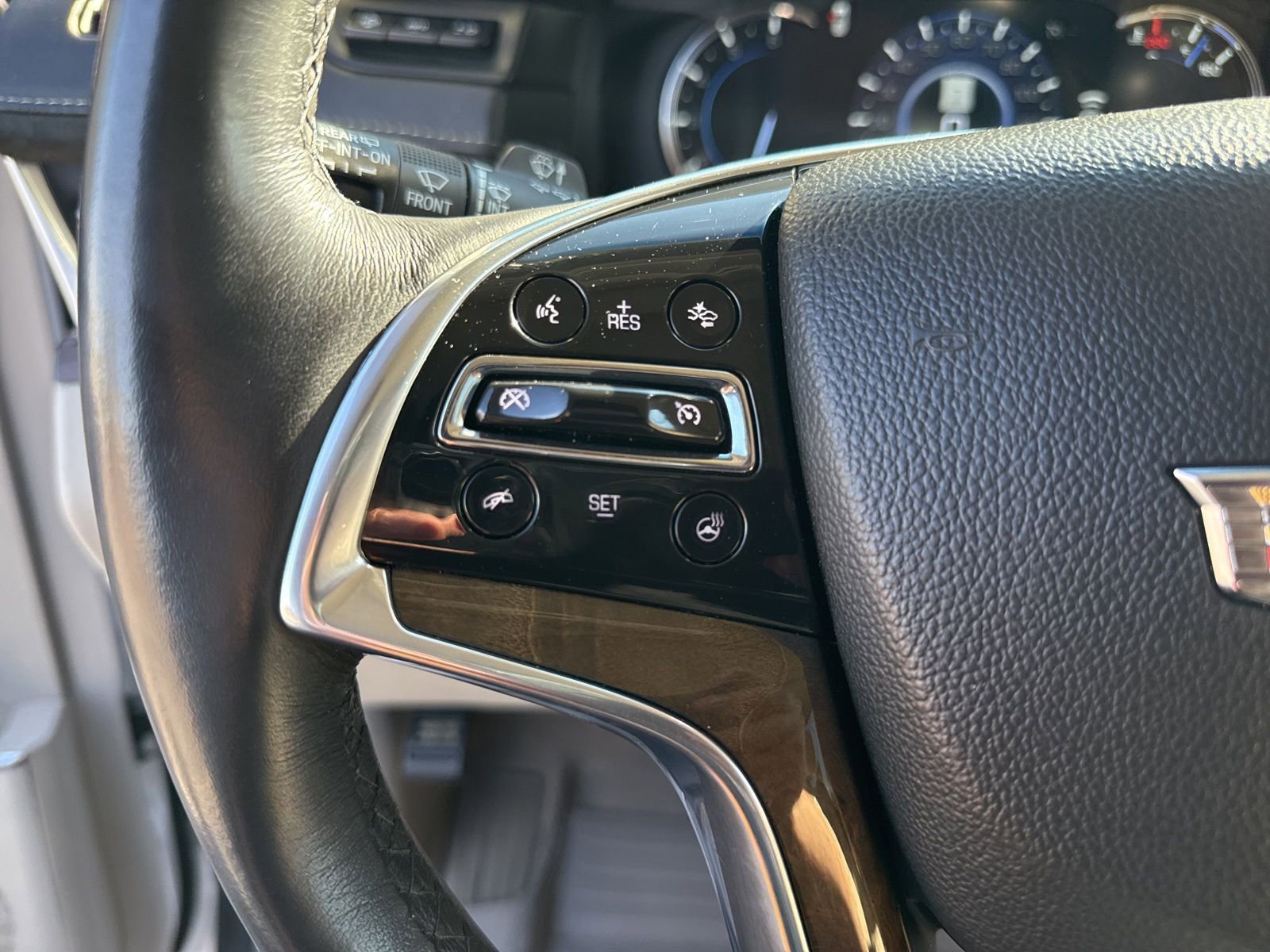 Used 2019 Cadillac Escalade Luxury w/ LPO, Radiant Package image 23