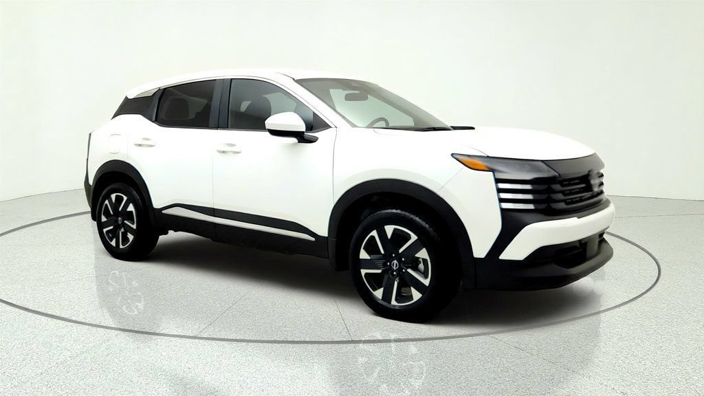 Used 2025 Nissan Kicks SV AWD/4WD image 3
