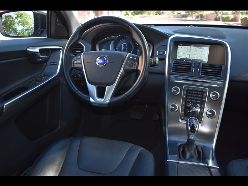 Used 2016 Volvo XC60 T5 Platinum FWD image 29