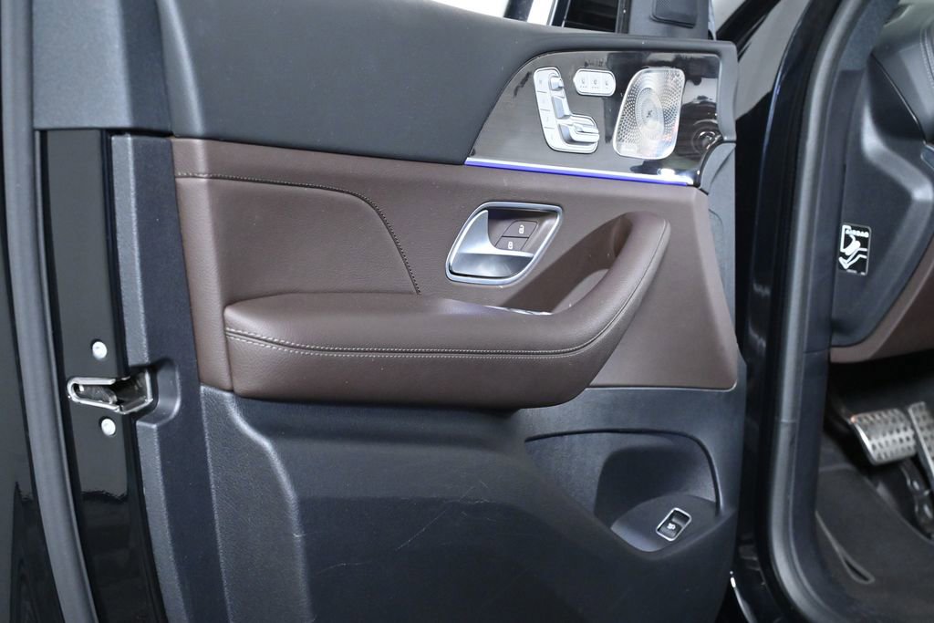 Used 2022 Mercedes-Benz GLS 450 4MATIC image 35