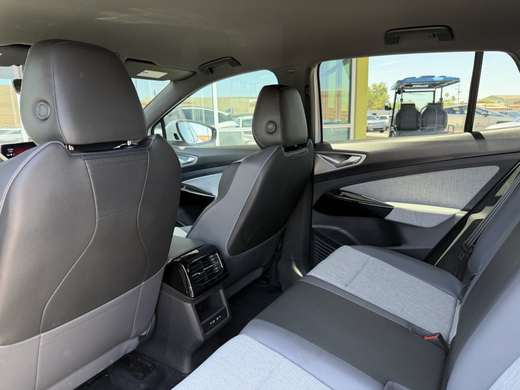 Used 2024 Volkswagen ID.4 2WD image 34