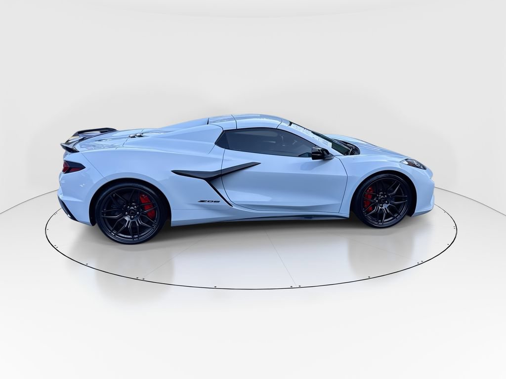 Used 2024 Chevrolet Corvette Z06 RWD image 9