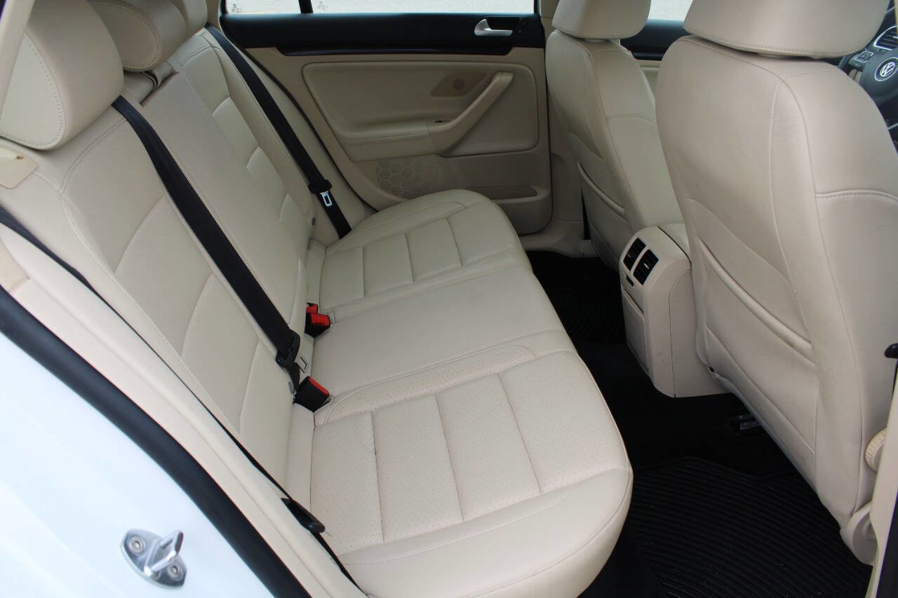 Used 2014 Volkswagen Jetta TDI image 6