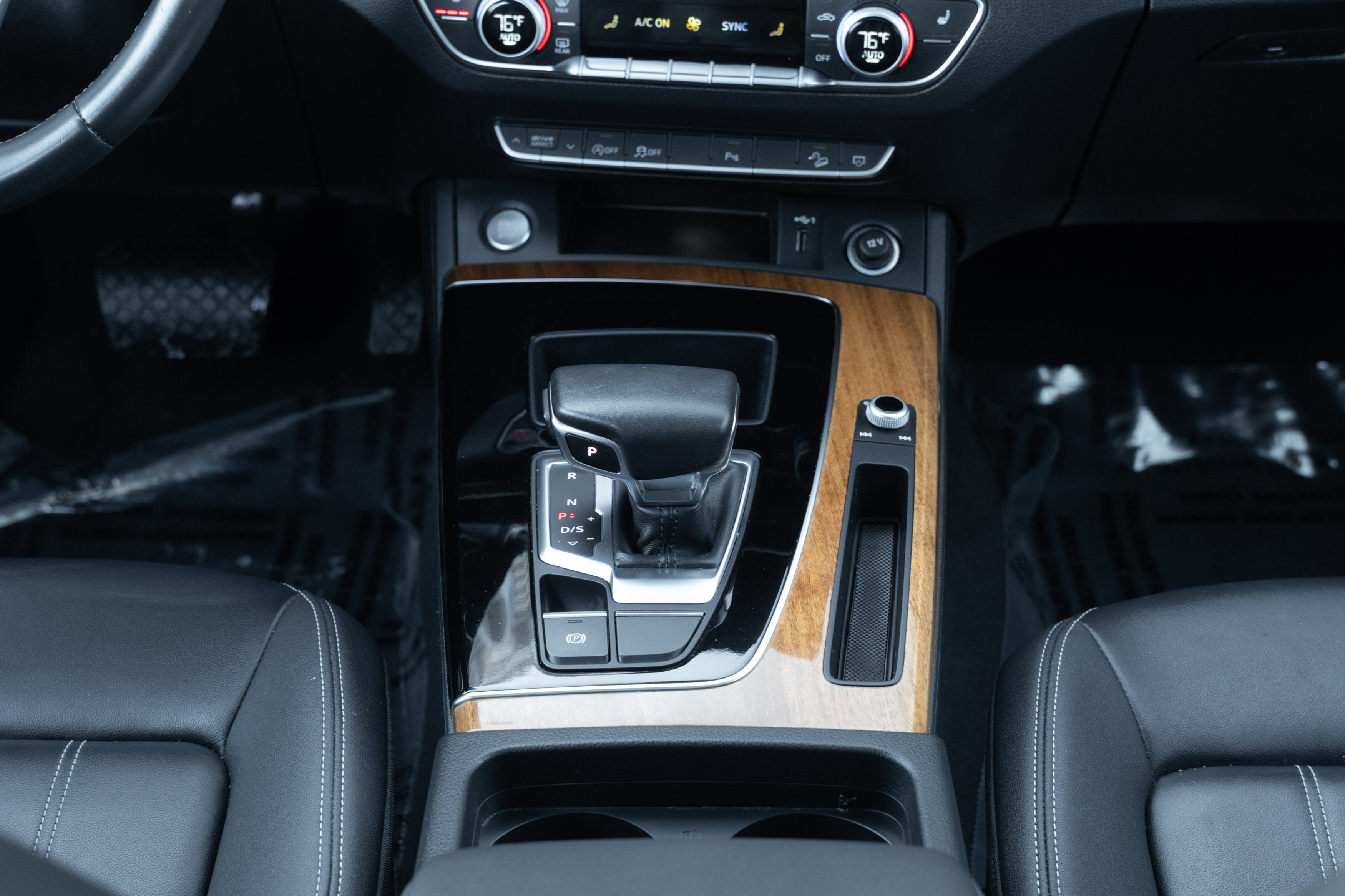 Certified 2023 Audi Q5 2.0T Premium w/ Convenience Package image 16