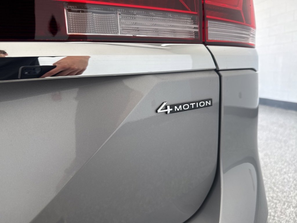 Certified 2025 Volkswagen Atlas SEL image 8