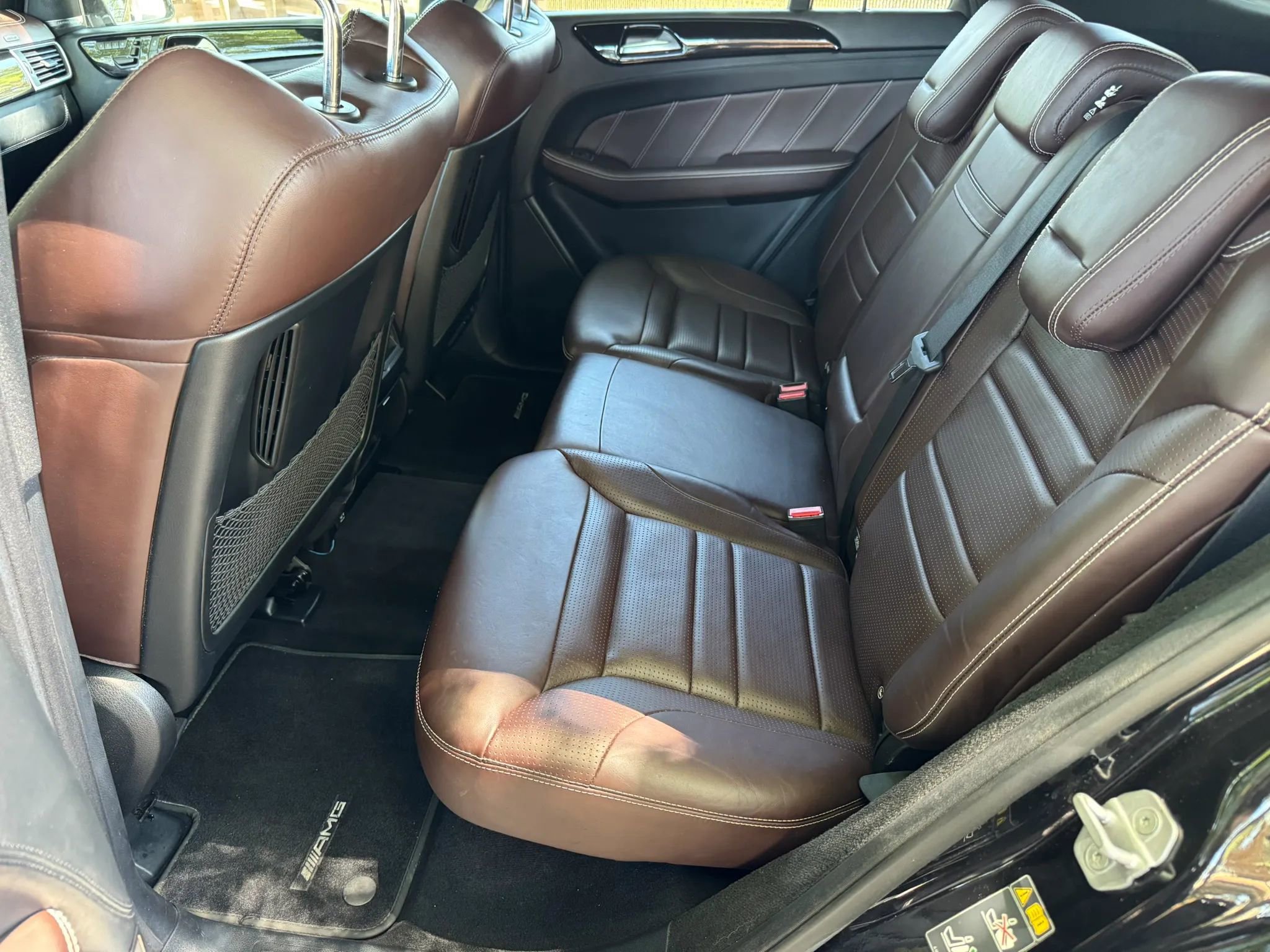 Used 2012 Mercedes-Benz ML 63 AMG 4MATIC w/ AMG Performance Pkg image 13