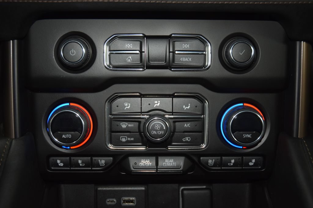 Used 2023 Chevrolet Tahoe High Country AWD/4WD image 33