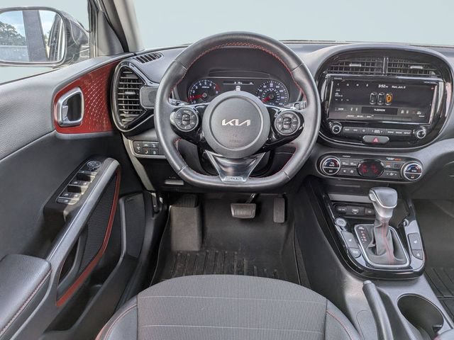 Used 2022 Kia Soul Turbo FWD image 14