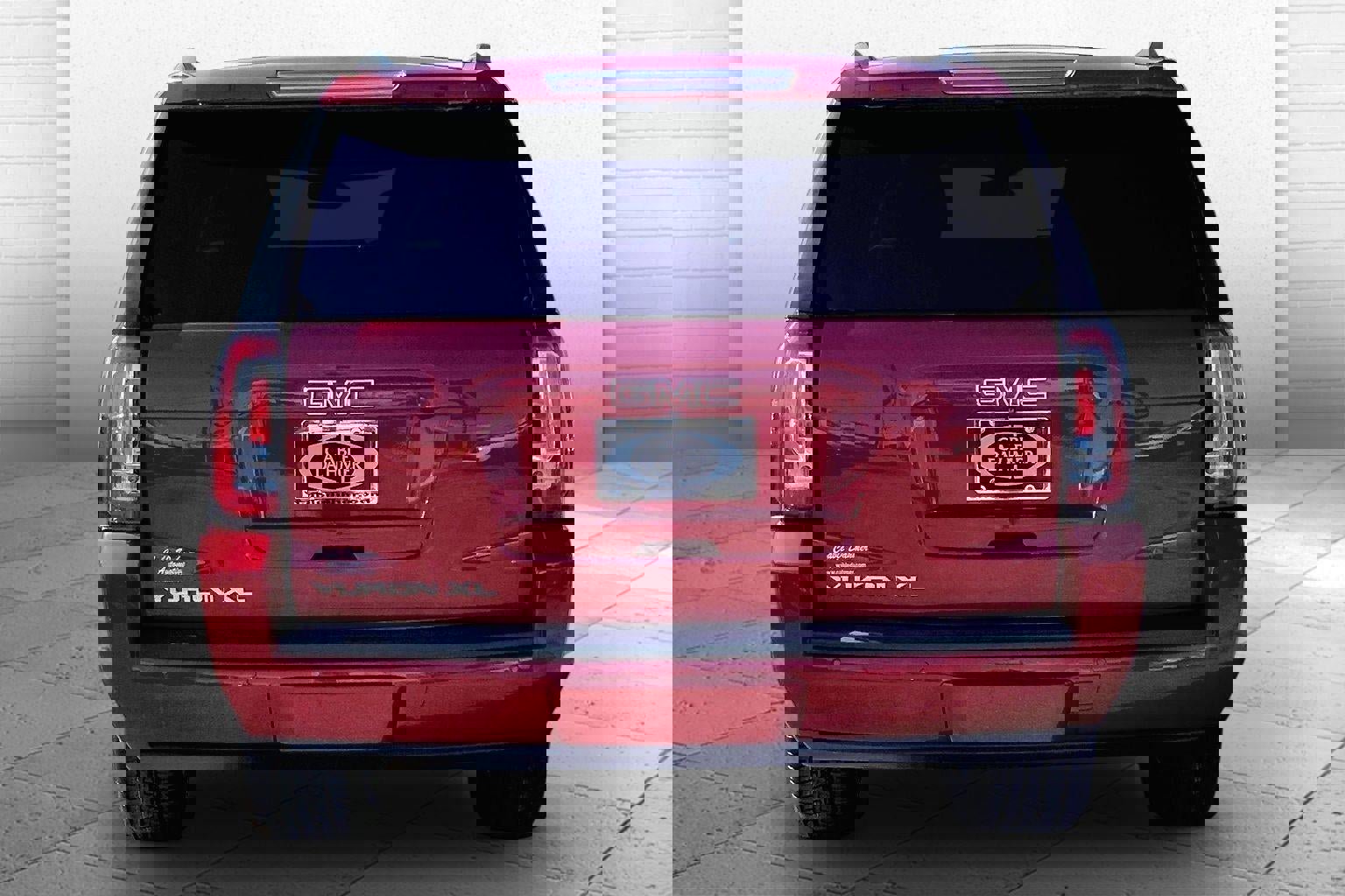 Used 2015 GMC Yukon XL SLT w/ Open Road Package AWD/4WD image 3