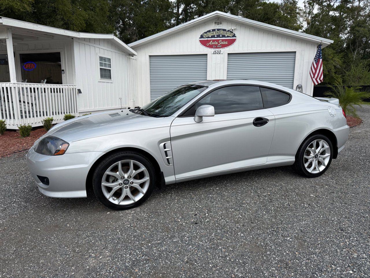 Used 2006 Hyundai Tiburon GT image 1