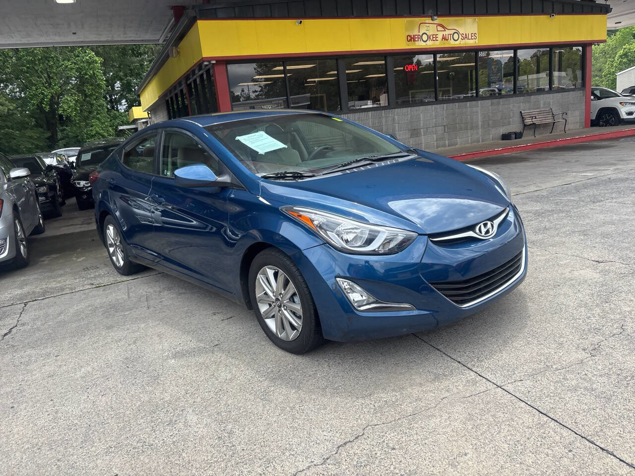 Used 2016 Hyundai Elantra SE w/ Option Group 02 FWD image 2
