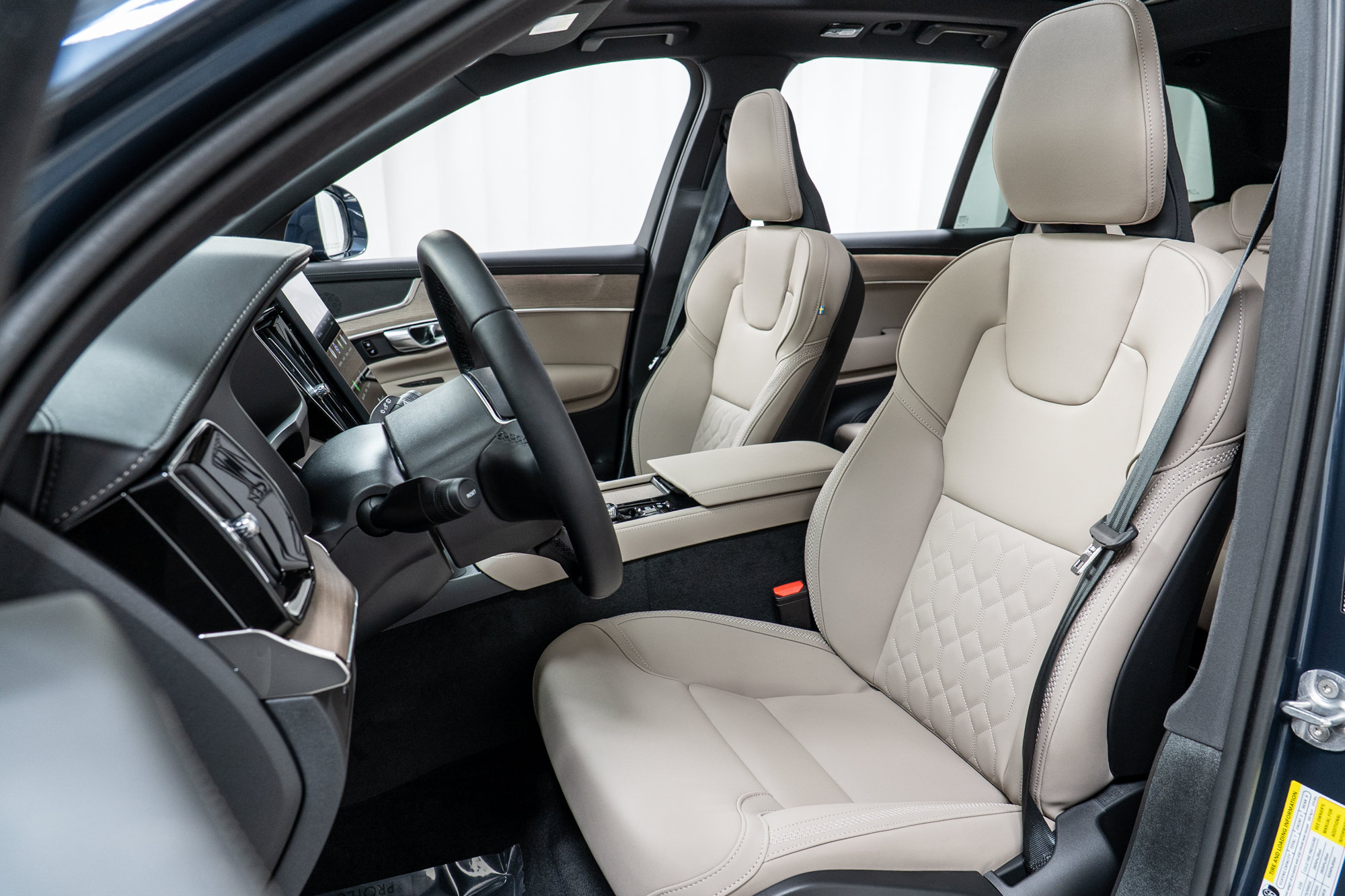 New 2026 Volvo XC90 B6 Core AWD/4WD image 13
