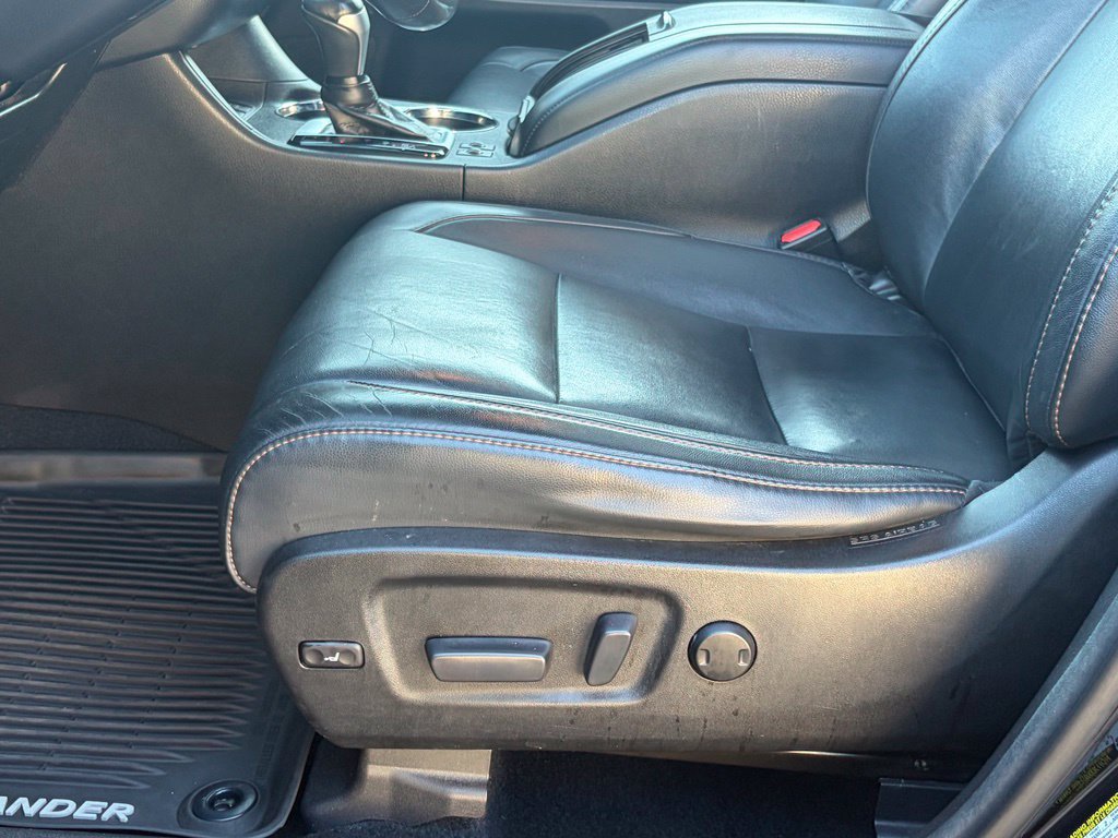 Used 2018 Toyota Highlander XLE w/ Protection Package #3 AWD/4WD image 13
