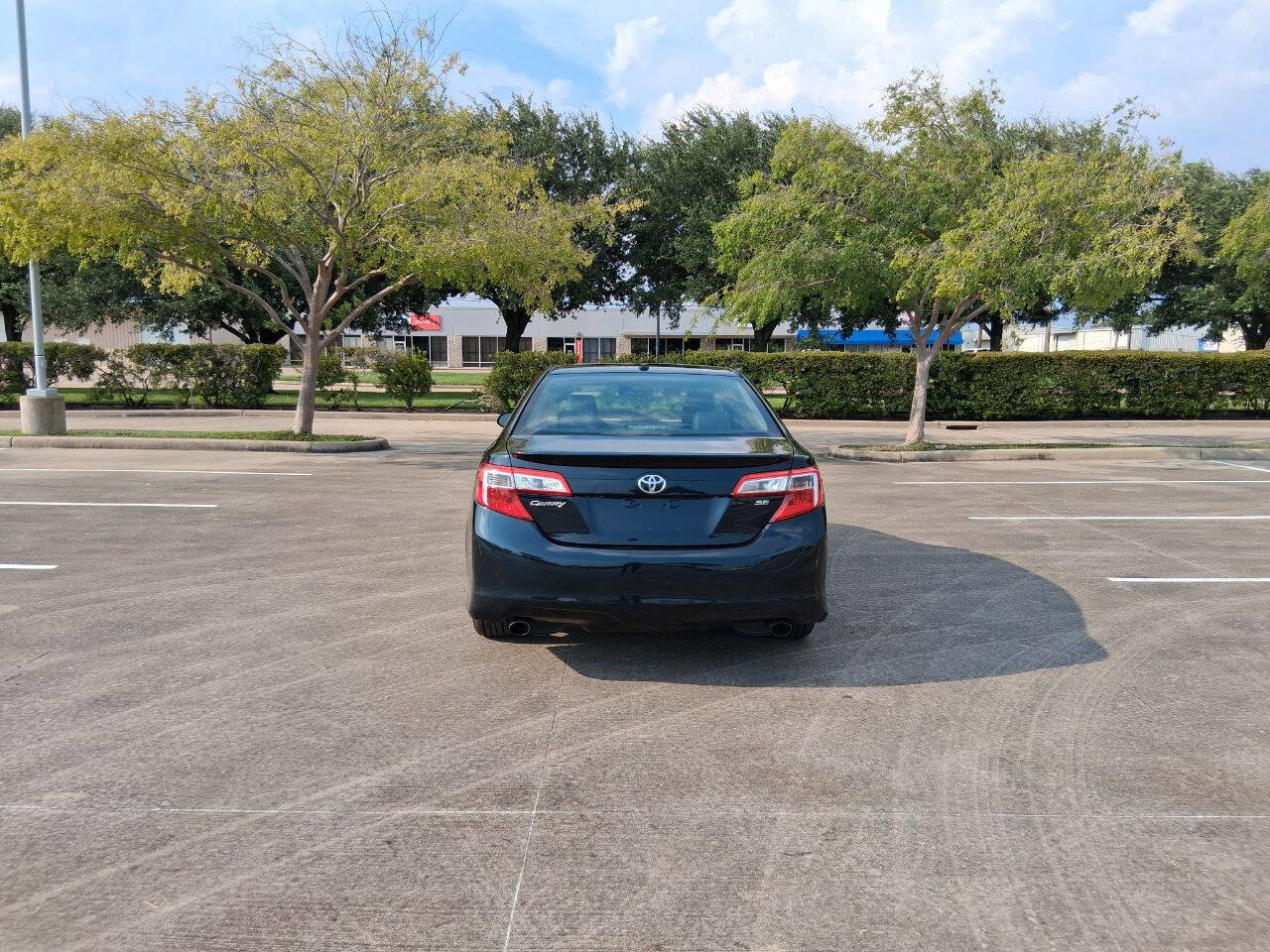 Used 2012 Toyota Camry SE image 5