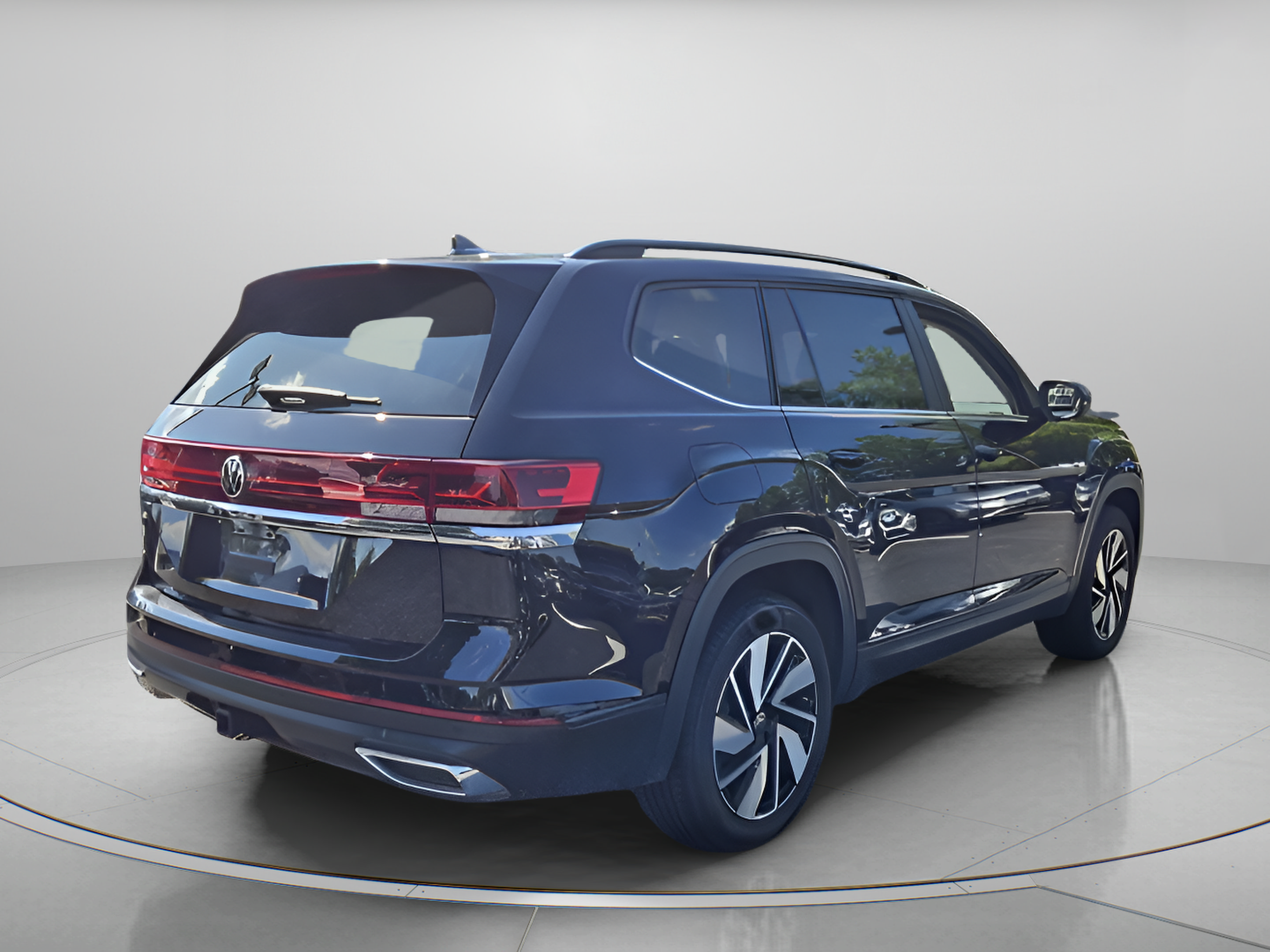 Certified 2025 Volkswagen Atlas SE FWD image 5