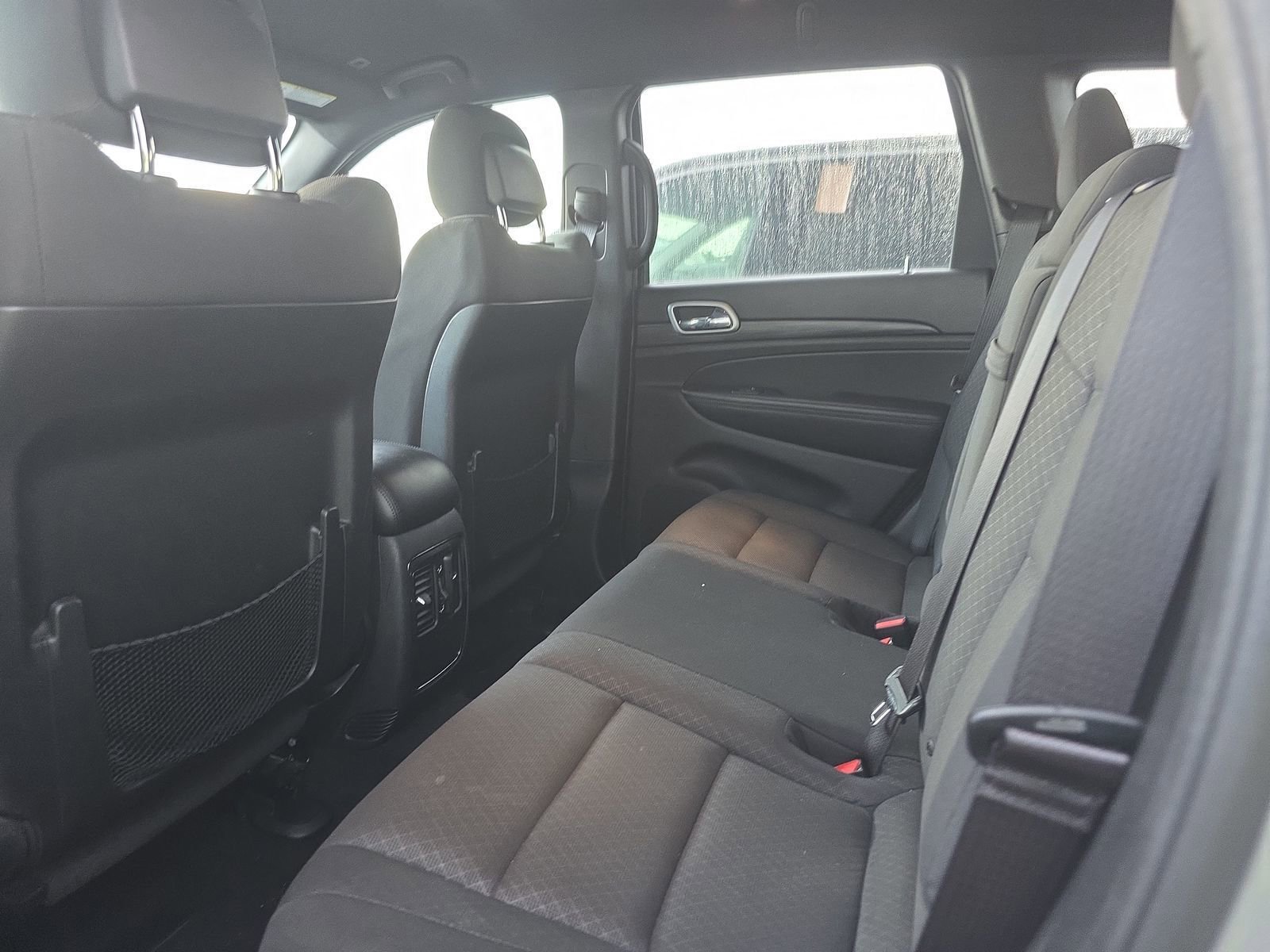 Used 2019 Jeep Grand Cherokee Laredo image 21