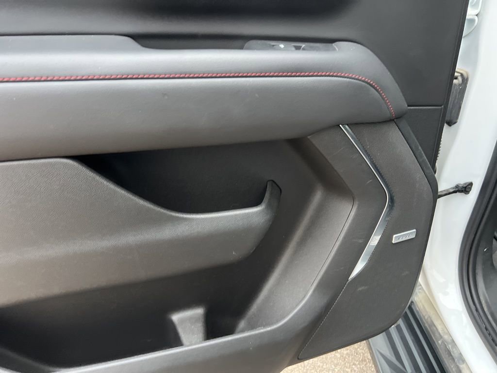 Used 2022 Chevrolet Suburban RST w/ Luxury Package image 29