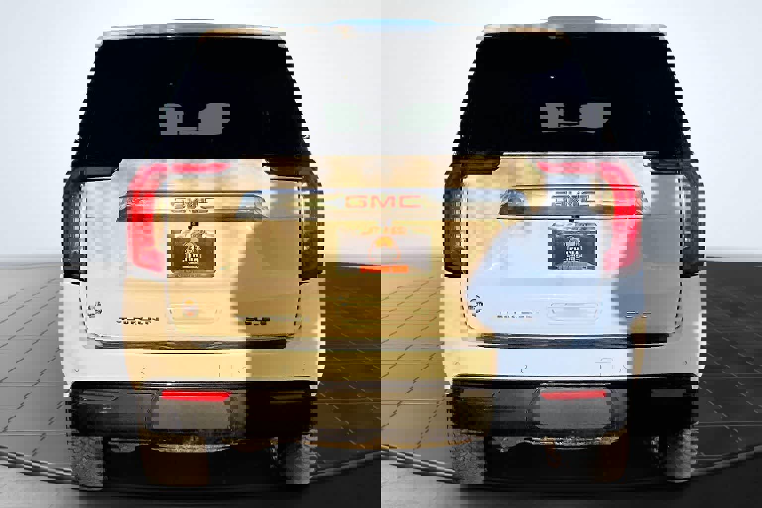 Used 2023 GMC Yukon SLE image 5