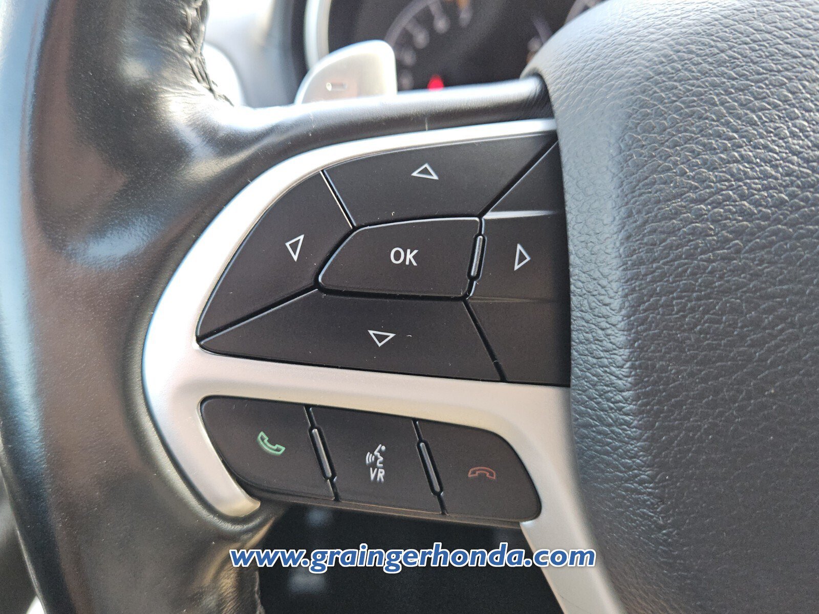 Used 2020 Jeep Grand Cherokee Summit AWD/4WD image 19
