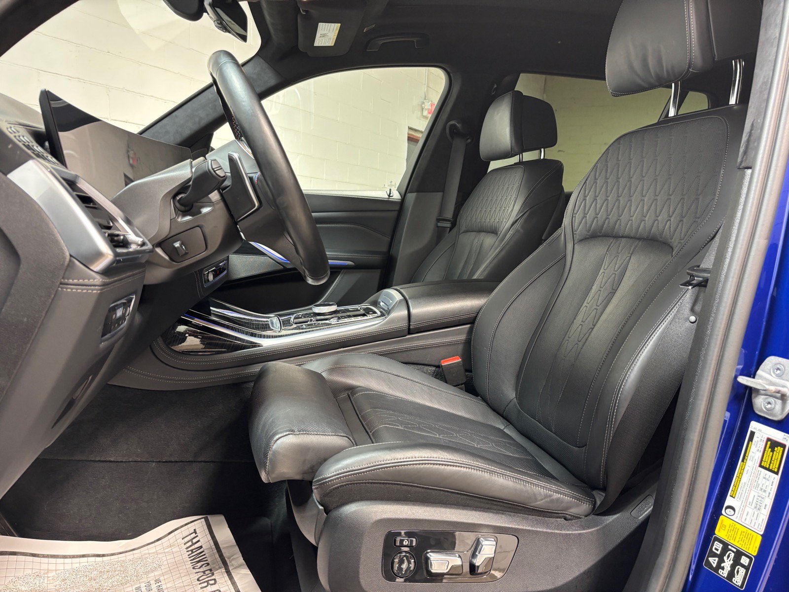 Used 2023 BMW X7 M60i w/ Executive Package AWD/4WD image 22