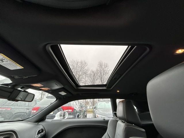 Used 2016 Dodge Challenger SRT Hellcat image 24