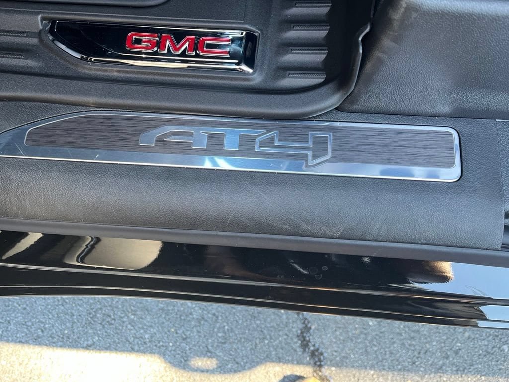 New 2026 GMC Sierra 2500 AT4 w/ AT4 Premium Plus Package AWD/4WD image 11