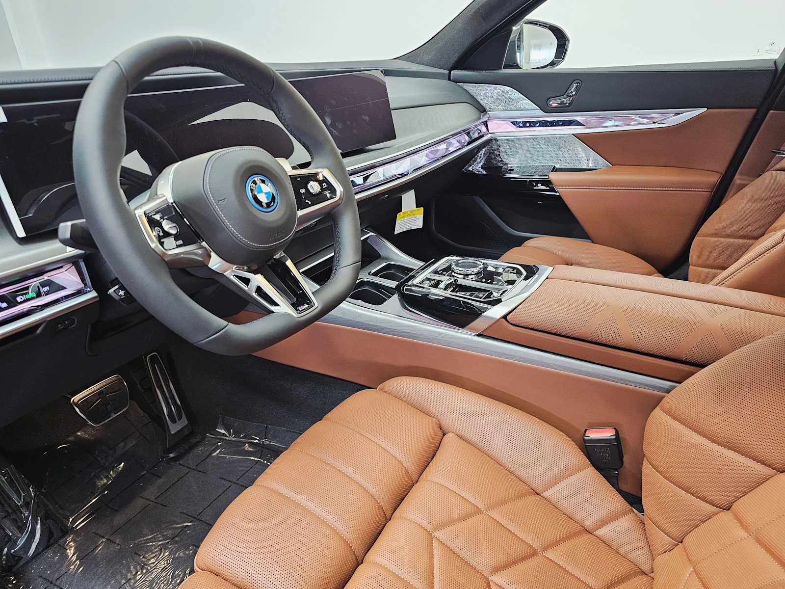New 2026 BMW 750e xDrive w/ Executive Package image 2
