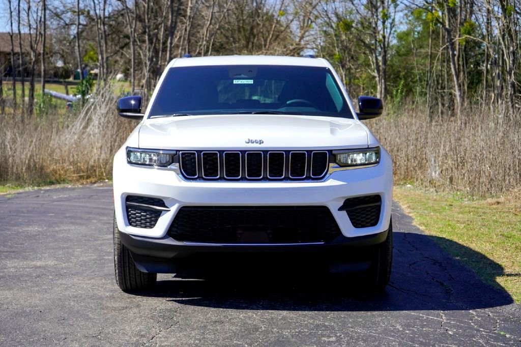 New 2026 Jeep Grand Cherokee Laredo RWD image 4