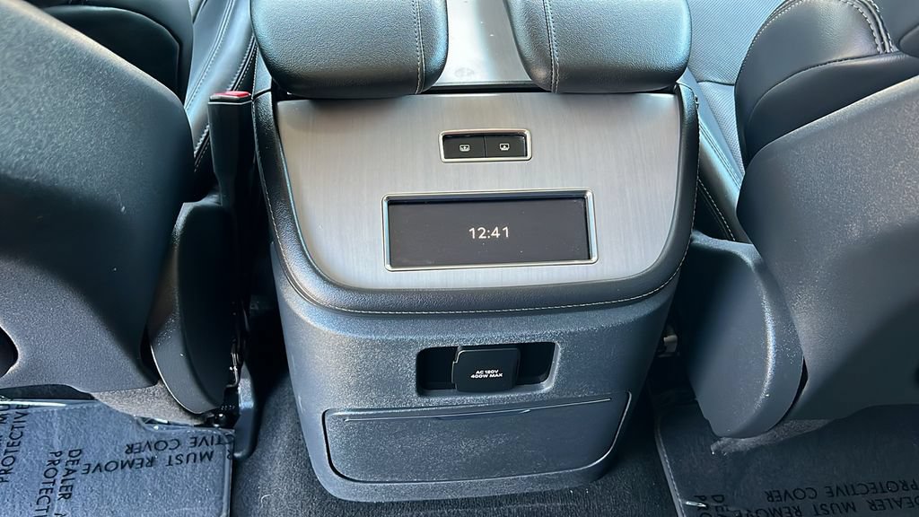 Certified 2025 Lincoln Navigator L Reserve AWD/4WD image 9