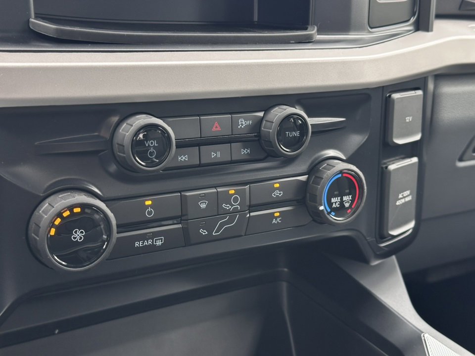 New 2025 Ford F250 XLT w/ FX4 Off-Road Package image 29