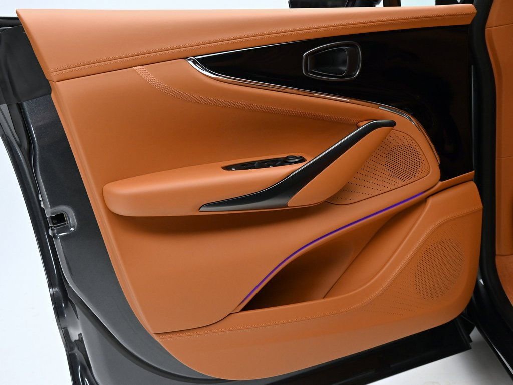 New 2026 Aston Martin DBX 707 image 17