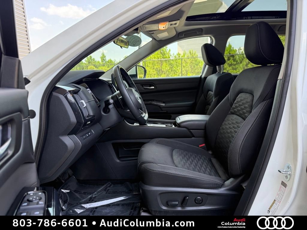 Used 2022 Nissan Pathfinder SV w/ SV Premium Package AWD/4WD image 23