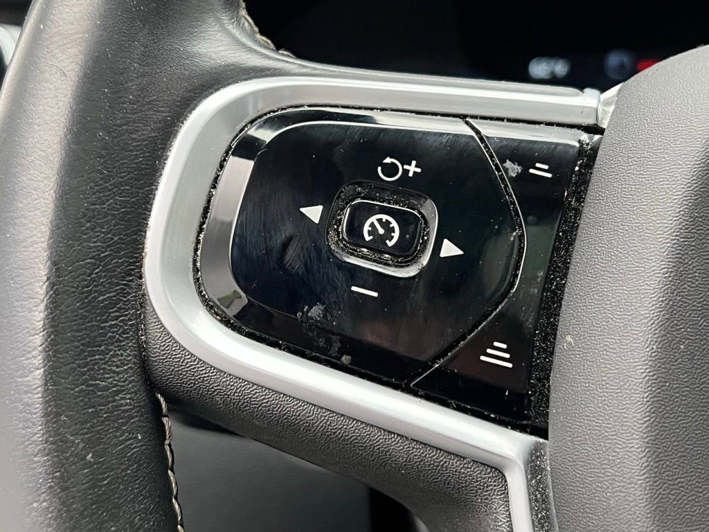 Used 2021 Volvo XC60 T8 R-Design w/ Advanced Package image 19