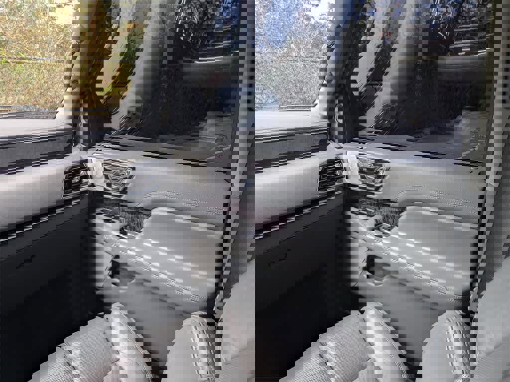 Used 2020 Lincoln Navigator Reserve w/ Luxury Package image 26