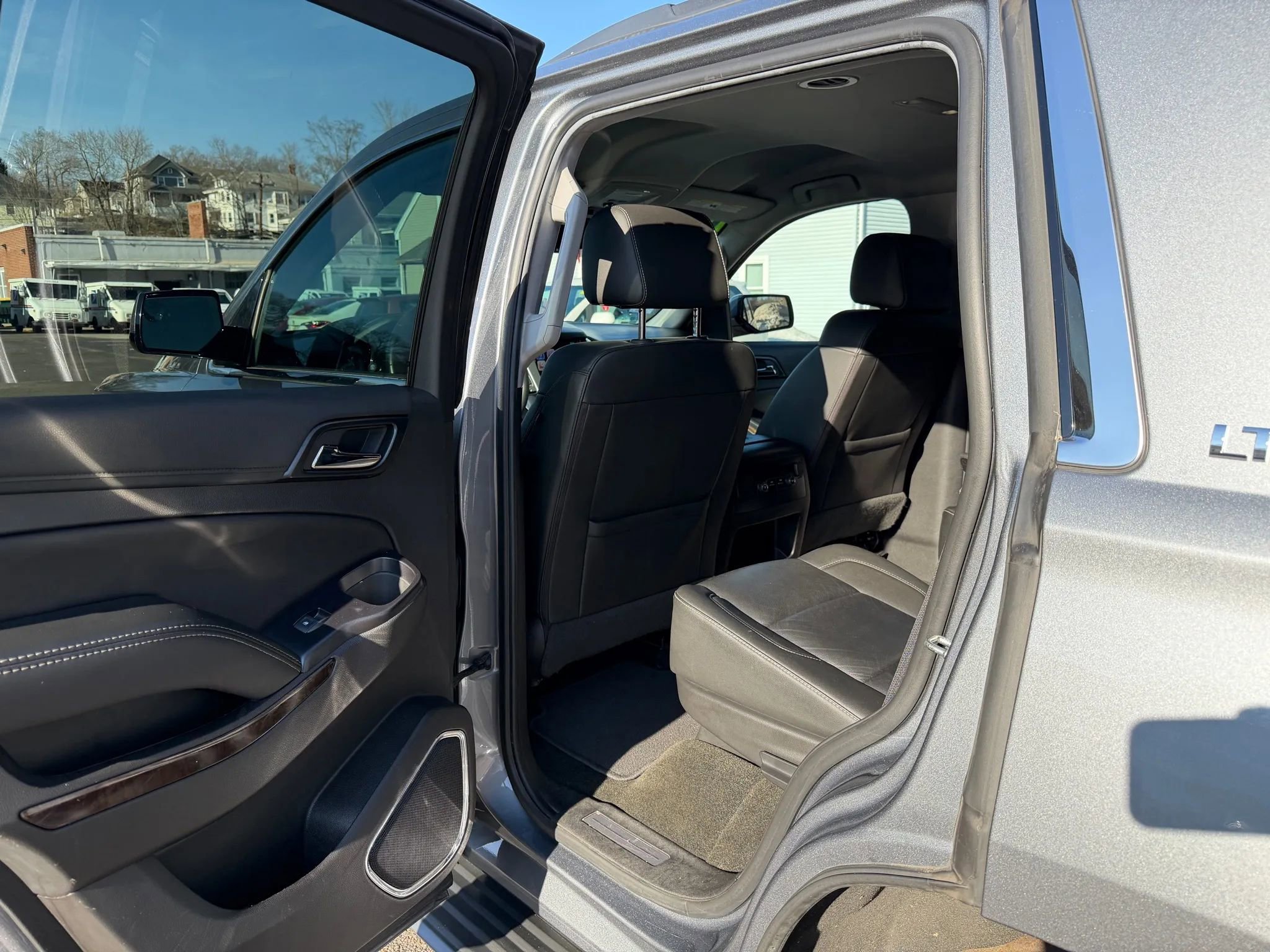Used 2018 Chevrolet Tahoe LT image 32